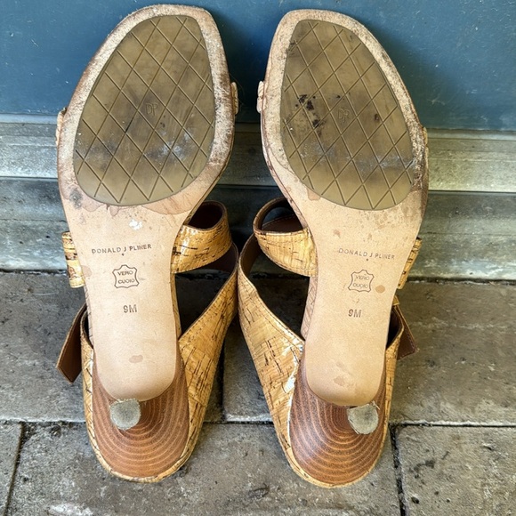 Donald J Pliner cork kitten heel strappy sandals - size 9M - Picture 6 of 6